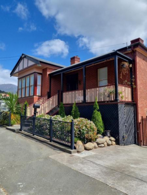 Lords Rest Apartment - Private and Central with Free Parking and Great WIFI, Hobart